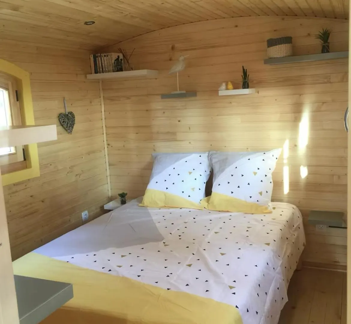 Campsite Roulotte La Ciotat Avec Terrasse Et Jardin Vue Mer France