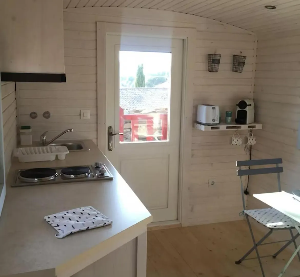 Roulotte La Ciotat Avec Terrasse Et Jardin Vue Mer Campsite