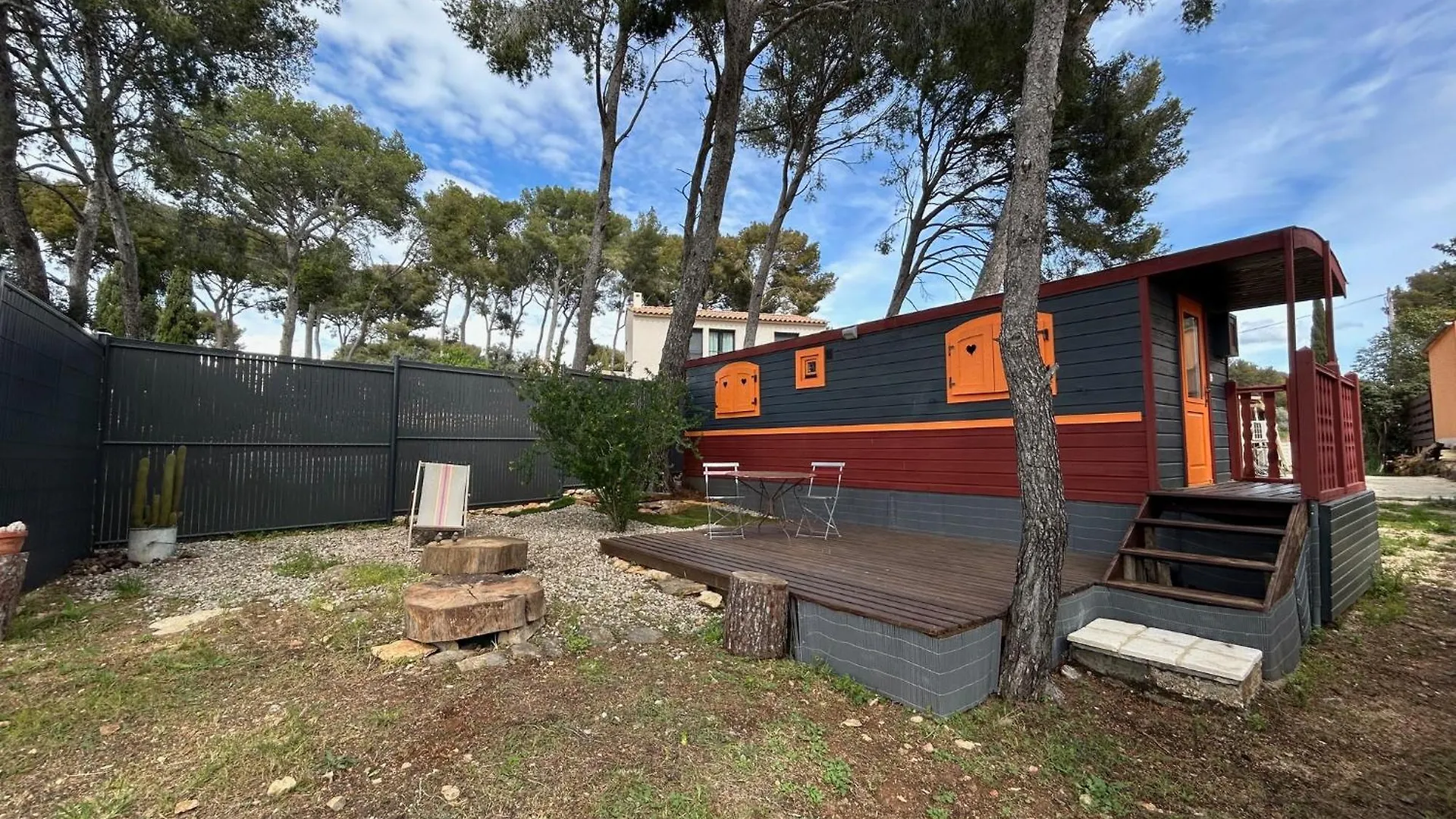 Roulotte La Ciotat Avec Terrasse Et Jardin Vue Mer Frankrijk